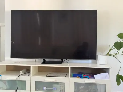 Portable TV - Mobile Viewing Experience
